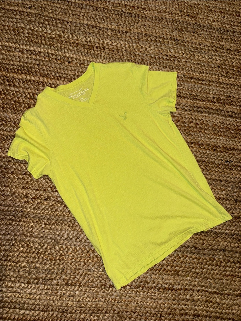 American Eagle Outfitters Men's V-Neck T-Shirt in Lime Yellow